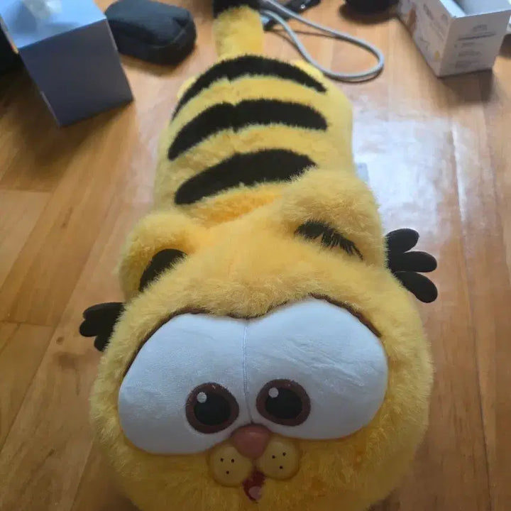 [BUNJANG] Garfield Large Plush Doll (Reclining) / 가필드 대형 봉제인형 롱쿠션 캐릭터인형 인형쿠션 고양이