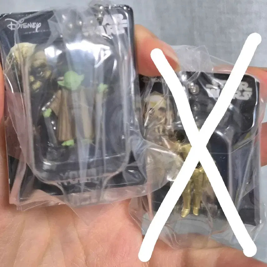 [BUNJANG] Star Wars Gacha Yoda Figure Keychain / 스타워즈 가챠 요다 피규어 키링