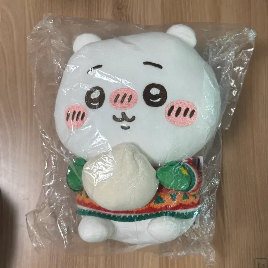 [BUNJANG] Chiikawa x 7-Eleven Winter "Kuji" A Prize Chiikawa Plush / 치이카와 세븐일레븐 겨울 쿠지 A상 치이카와 인형 양도