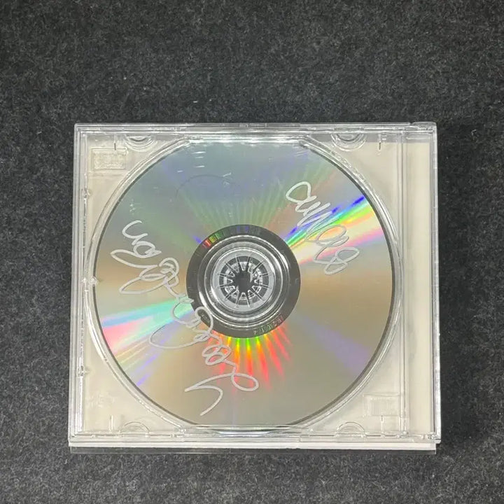 [BUNJANG] Young Hong Won Slow Mo Signed CD (Unsealed) / 양홍원 슬로모 CD 싸인판 (개봉)