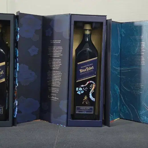 [BUNJANG] Johnnie Walker Blue Label Limited Edition 3 Types Whiskey Empty Bottles with Cases / 조니워커 블루라벨 한정판 3종 위스키 공병