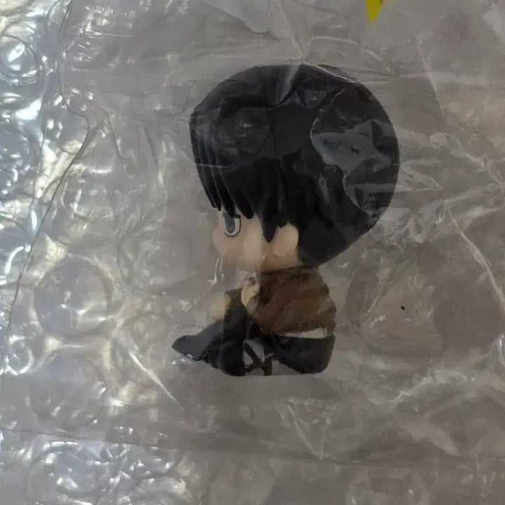 [BUNJANG] Attack on Titan Levi Mechanic Figure / 진격의거인 리바이 구제복 마치보케 가챠 피규어