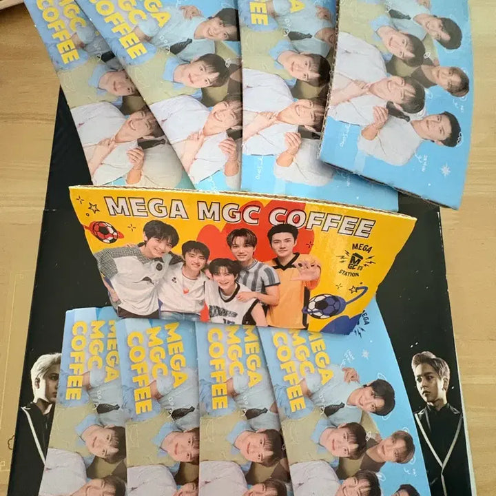 [BUNJANG] EXO The Lost Planet in Seoul DVD &amp; First Box DVD Bundle Set with EXO Mega Cup Holder / 엑소 디비디 일괄 + 엑소 메가 컵홀더 일괄