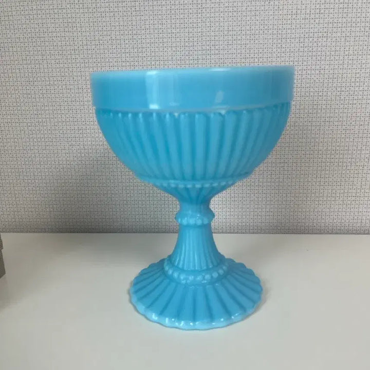 [BUNJANG] Vintage Sky Blue Opaline Chalice / 빈티지 하늘색 오팔린 성배
