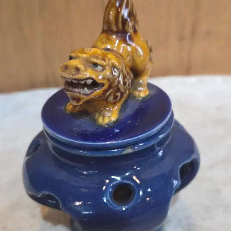 [BUNJANG] Perforated Porcelain Haechi Incense Burner / 투각 도자기 해태 향로