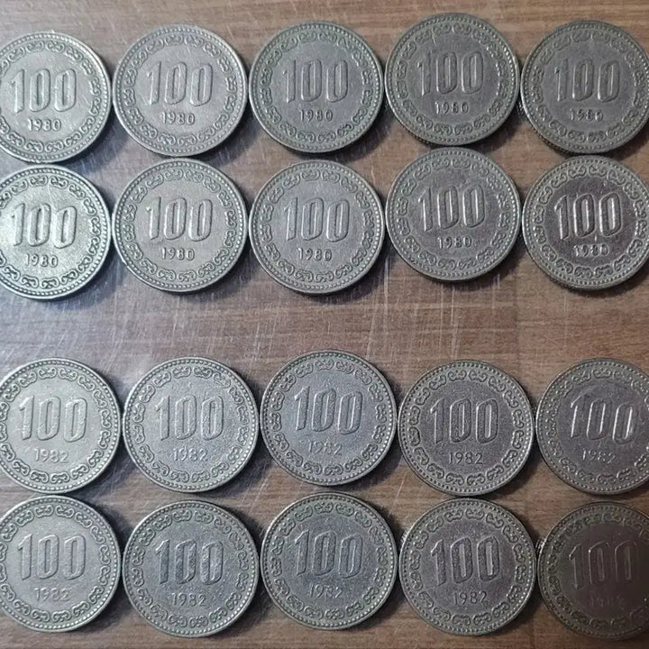 [BUNJANG] 1973, 1979, 1980, 1982 100 Won Coin Bundle (40 Coins) / 100원 동전 구도안 1973/1979//1980년/1982년 묶음