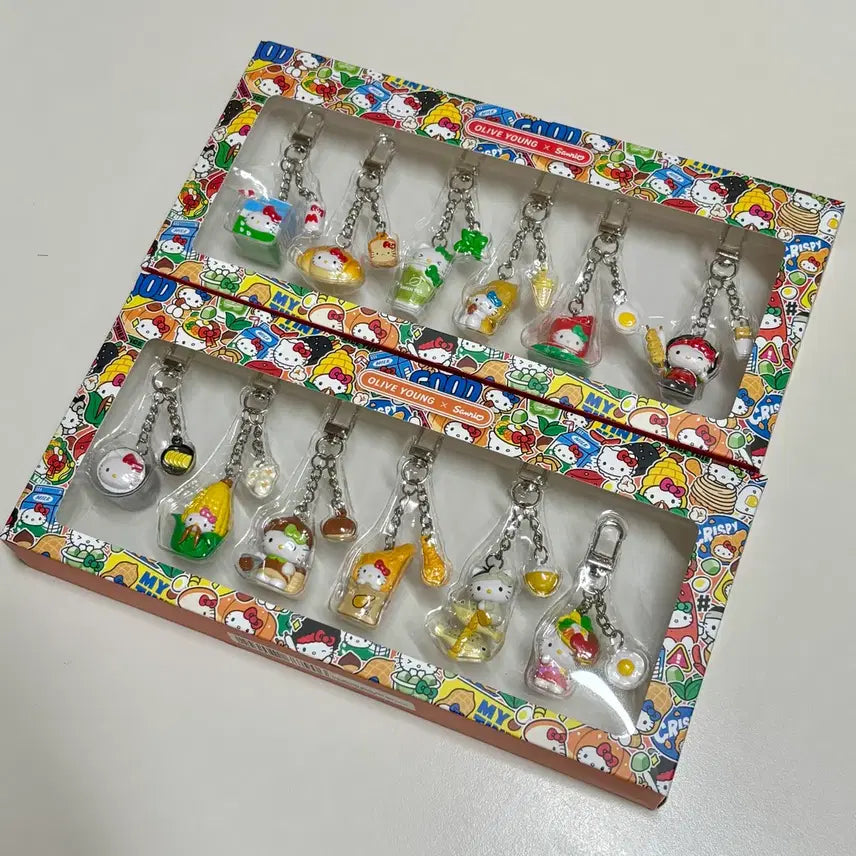 [BUNJANG] Sanrio Hello Kitty Regional Limited Olive Young Keyring Set / 산리오 헬로키티 지역한정 올리브영 키링 세트 일괄 현매물
