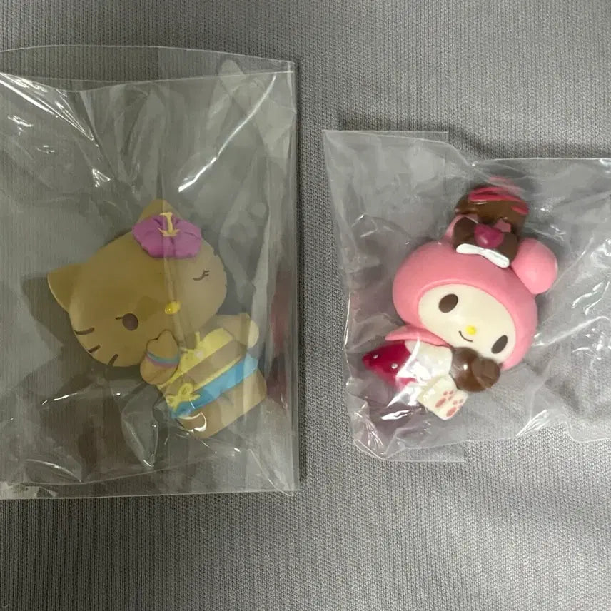 [BUNJANG] Sanrio My Melody &amp; Hello Kitty Chocolate Gachapon Figures / 산리오 초콜릿 가챠 마이멜로디+헬로키티