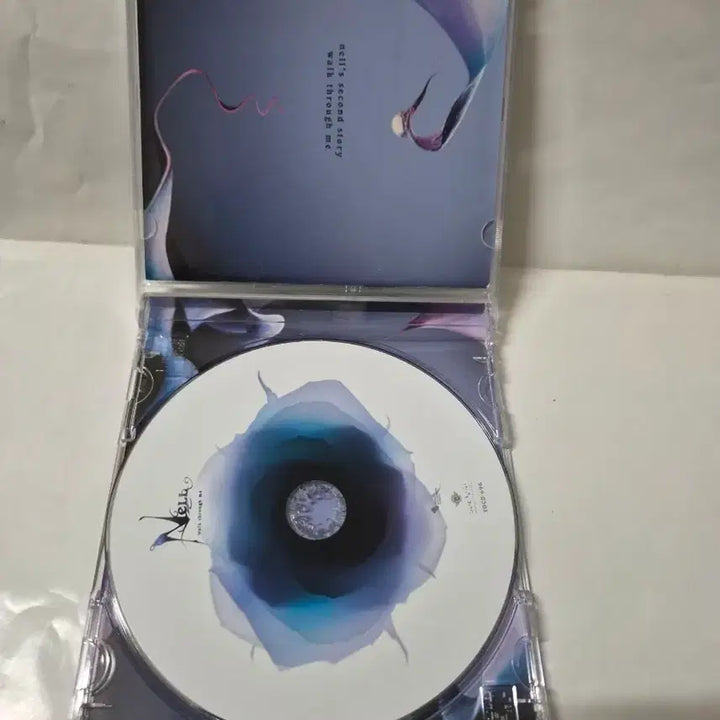[BUNJANG] Nell "Walk Through Me" Album Limited Edition Signed CD / 넬 walk through me 전원 친필 싸인cd 입니다  깨끗합니다