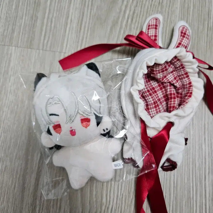 [BUNJANG] Plaeve Eunho Unofficial Doll + Outfit Set / 플레이브 은호 비공식 인형+옷 세트 급처