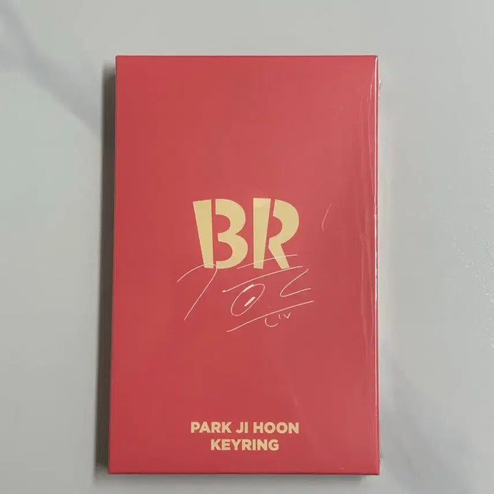 [BUNJANG] Park Jihoon Baskin Robbins Lucky Draw Keychain (Sealed) / 박지훈 배스킨라빈스 배라 랜덤키링 미개봉