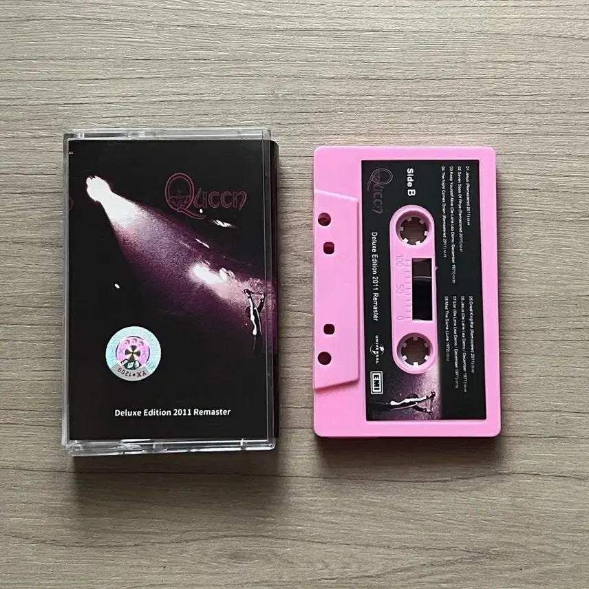 [BUNJANG] Queen "Queen" 2011 Remastered Deluxe Edition Limited Edition Pink Cassette Tape / 퀸 Queen 데뷔 앨범 2011 리마스터 딜럭스 카세트 테이프