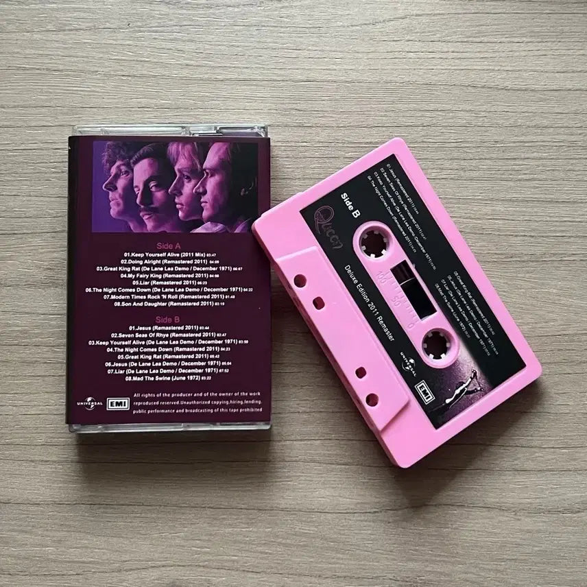 [BUNJANG] Queen "Queen" 2011 Remastered Deluxe Edition Limited Edition Pink Cassette Tape / 퀸 Queen 데뷔 앨범 2011 리마스터 딜럭스 카세트 테이프