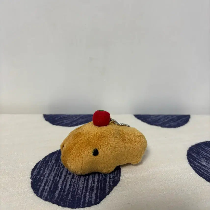 [BUNJANG] Apple Capybara Wiggle Plush Toy / 사과 카피바라 덜덜이 인형