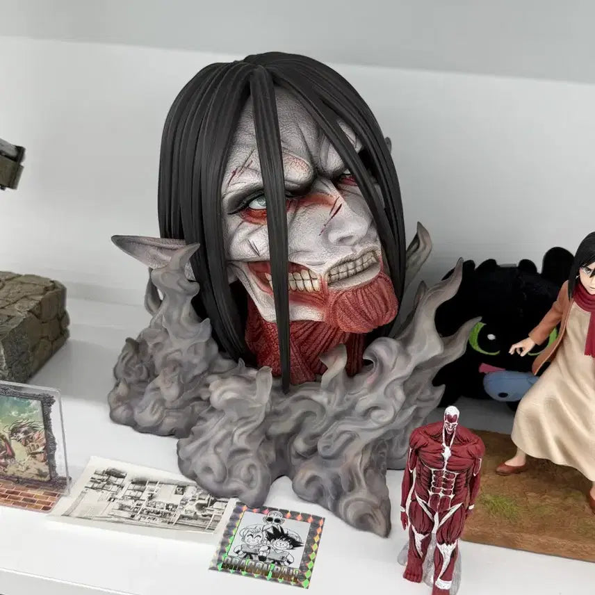 [BUNJANG] Attack on Titan Eren Titan Bust Resin Statue / 진격의거인 에렌 거인 두상 레진 팝니다