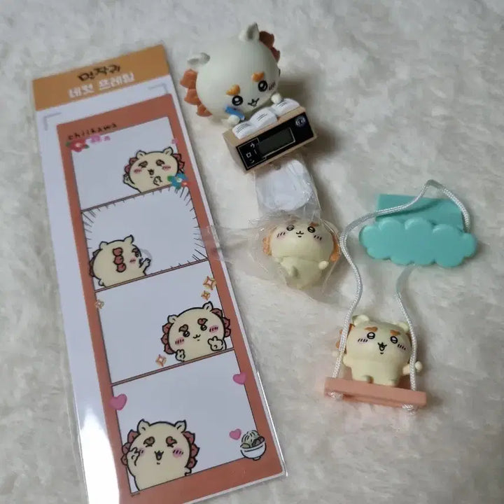 [BUNJANG] Chiikawa Monjakui Figure 4 Type Set (Clock, Speech Bubble, Swing, Four-Cut Frame Gacha) / 일괄) 치이카와 먼작귀 시사 4종 세트 (시계, 말풍선, 그네, 네컷프레임 가챠)