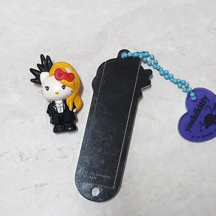 [BUNJANG] 2023 Sanrio Character Awards Yoshikitty Name Keychain &amp; Mini Figure Candy Toy / 23년 산리오 캐릭터대상 요시키티 네임키링&amp;식완 미니 피규어