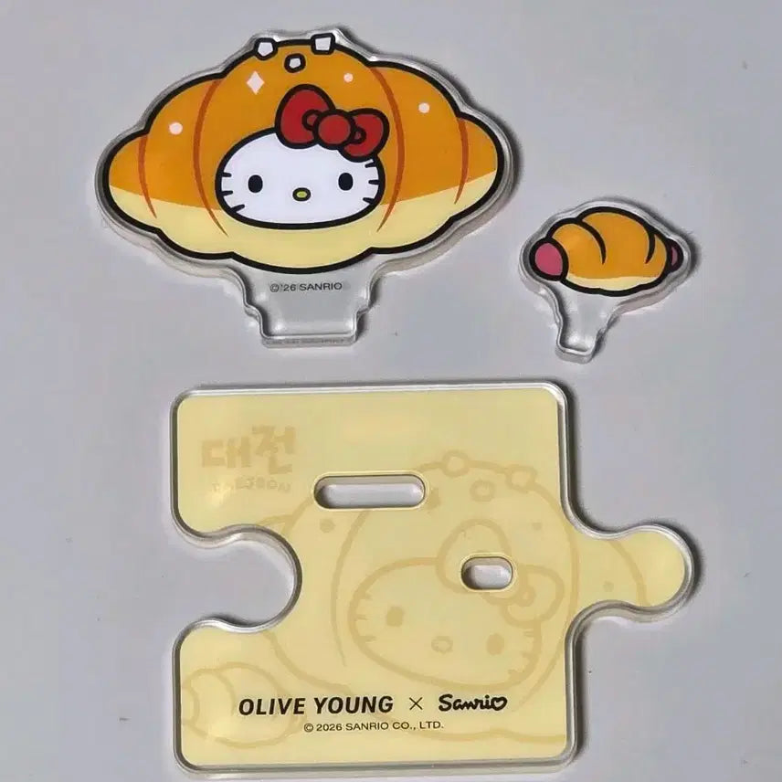 [BUNJANG] Sanrio Seongsu Pop-up Store "Local Bread Battle" Kitty Acrylic Stand / 올리브영 성수 산리오 팝업 지역 빵 대전 키티 아크릴 스탠드 올영