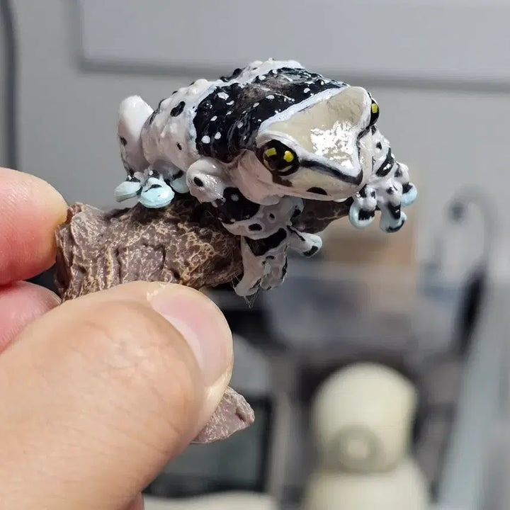 [BUNJANG] Amazon Milk Frog Figure / 아마존 밀크트리프로그 피규어