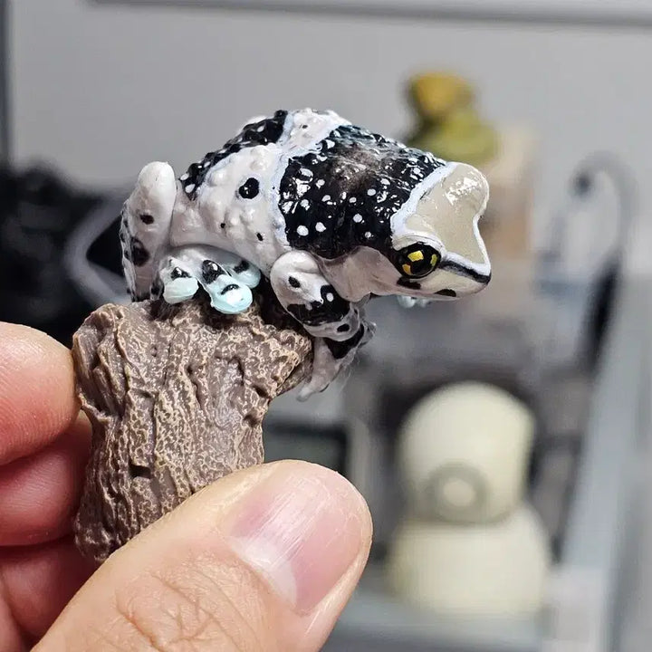[BUNJANG] Amazon Milk Frog Figure / 아마존 밀크트리프로그 피규어