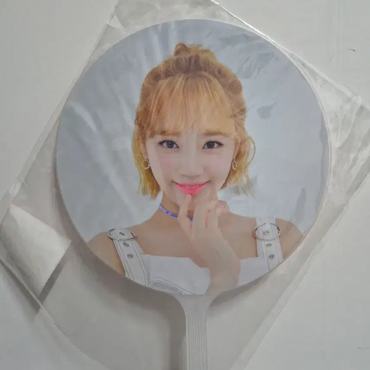 [BUNJANG] IZ*ONE Kim Chaewon Image Picket / 아이즈원 김채원 이미지피켓
