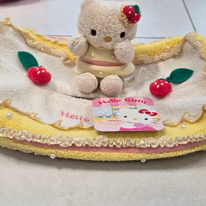 [BUNJANG] Hello Kitty Fruit Tart Series Tissue Box Case / 키티 과일타르트 시리즈 각티슈 케이스
