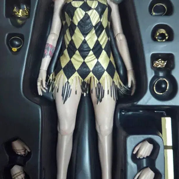 [BUNJANG] Hot Toys Harley Quinn Dress Version Figure / 핫토이 할리퀸 드레스 버전 판매