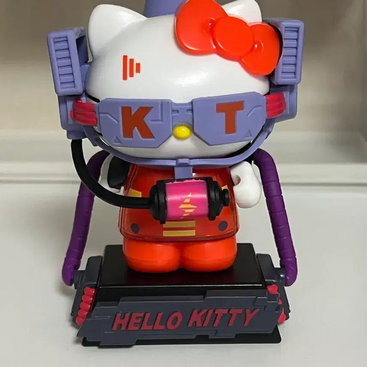 [BUNJANG] Hello Kitty Robot Kitty Gundam Figure / 헬로키티 피규어 로봇키티 건담 KT 키티