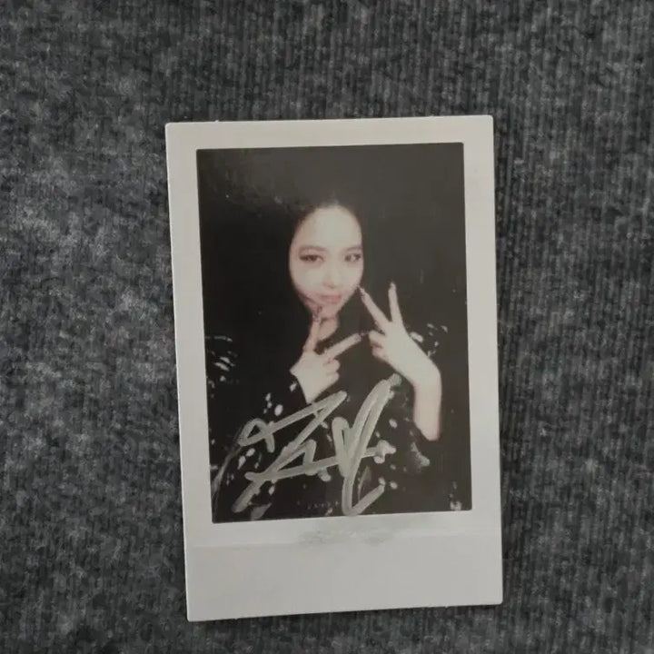 [BUNJANG] BLACKPINK JISOO Autographed Polaroid / 블랙핑크 지수 친필 싸인 폴라로이드 BLACKPINK JISOO