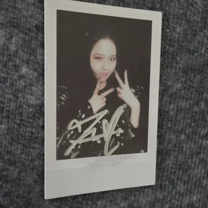[BUNJANG] BLACKPINK JISOO Autographed Polaroid / 블랙핑크 지수 친필 싸인 폴라로이드 BLACKPINK JISOO