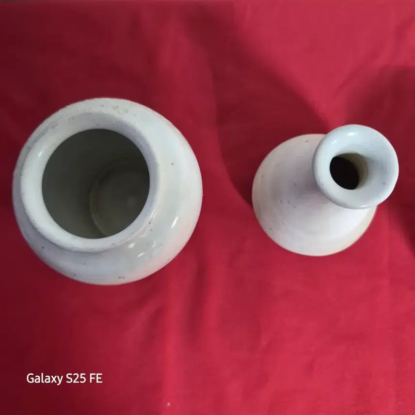 [BUNJANG] Late Joseon White Porcelain Vase Set (2 pcs) / 말기백자 소 충호 주병2개