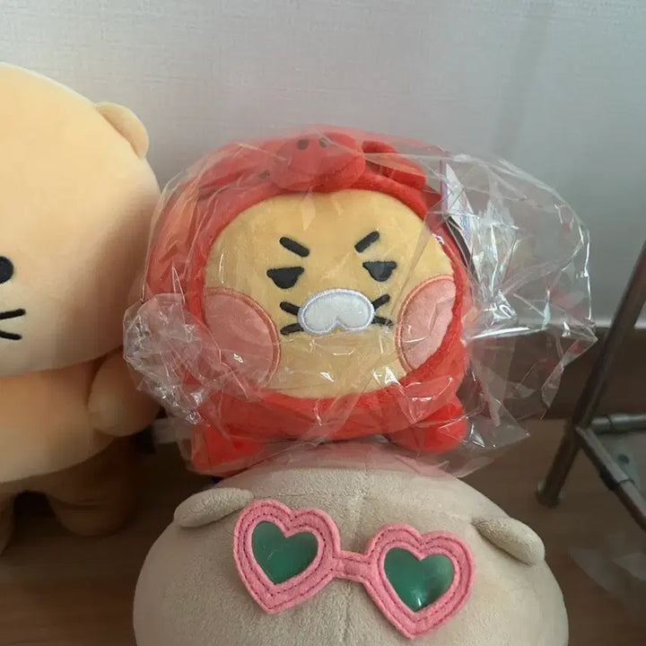 [BUNJANG] Chunsik Lucky Pig Wrist Cushion Plush / 춘식이 복 돼지 손목쿠션 인형 (새상품)