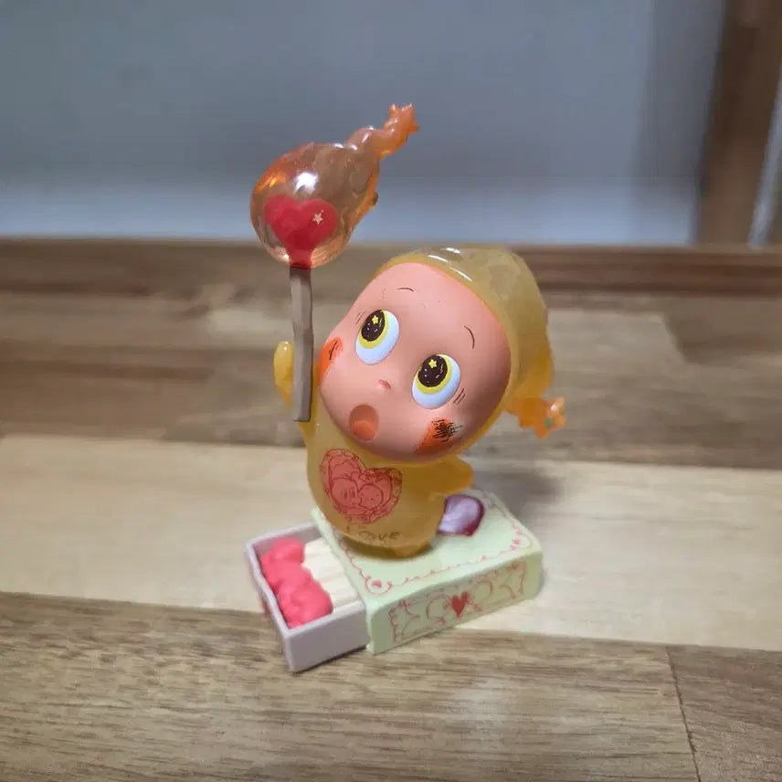 [BUNJANG] Pop Mart Twinkle Little Star Falling in Love Figure / 팝마트 작은별 트윙클 사랑에 빠지다 피규어