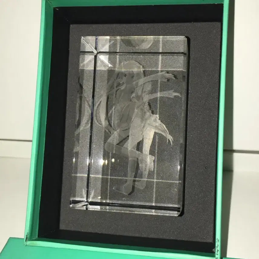 [BUNJANG] Hatsune Miku 3D Crystal Object Laser Engraved Figure / 급전) 하츠네 미쿠 3D 크리스탈 오브젝트 레이저 각인 조형물