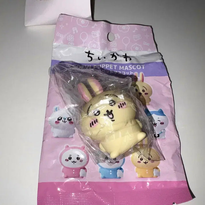 [BUNJANG] Chiikawa Usagi Gacha Random Finger Puppet Figure / 치이카와 우사기 랜덤 가챠 피규어 손가락 인형