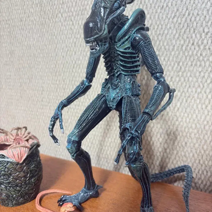 [BUNJANG] NECA Ultimate Warrior Alien Blue Version / 네카 얼티밋 워리어 에일리언 블루버전