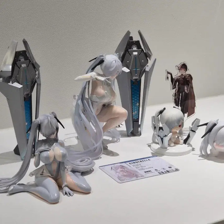 [BUNJANG] Nier: Automata Cinderella Figure Merchandise Bundle Set / [급처] 니케 신데렐라 피규어 굿즈 모음 일괄판매