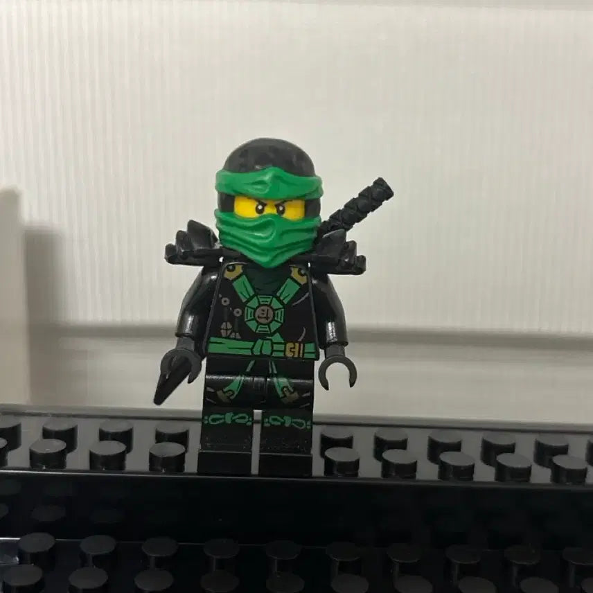 [BUNJANG] Lego Ninjago Deepstone Lloyd Figure / 레고 닌자고 피규어 딥스톤 로이드