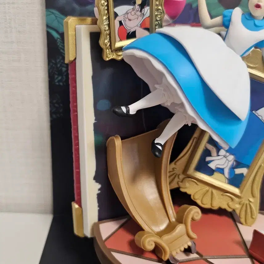 [BUNJANG] Disney Beast Kingdom Storybook Alice Figure / 디즈니 비스트킹덤 스토리북 앨리스 판매합니다
