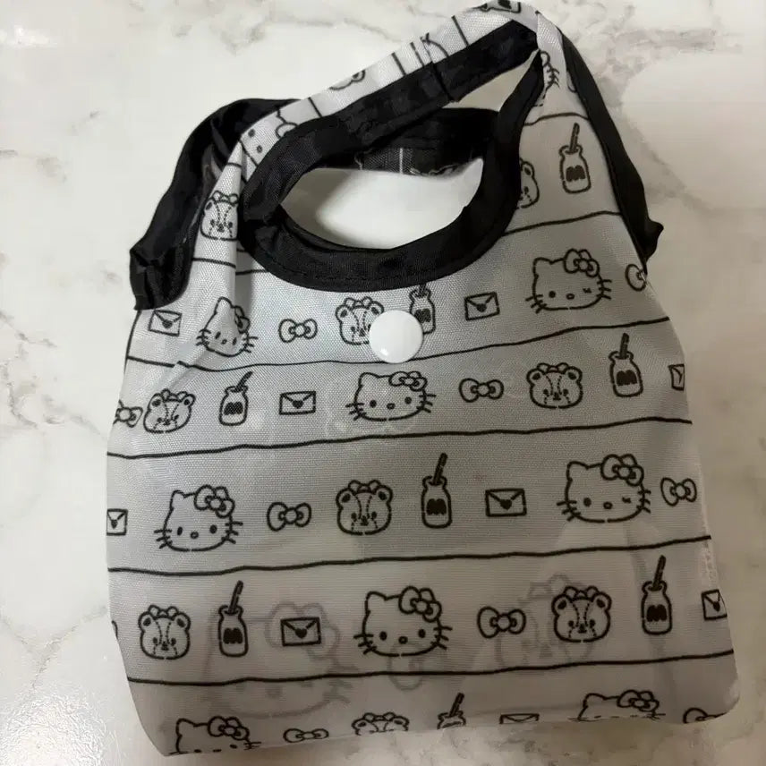 [BUNJANG] Sanrio Hello Kitty Foldable Eco Bag / 산리오 헬로키티 접이식 에코백 판매