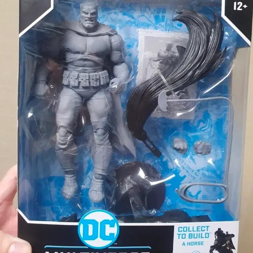 [BUNJANG] McFarlane The Dark Knight Returns Batman Monochrome Version 7-inch Figure / 배트맨 다크나이트리턴즈 맥팔레인 흑백버전 7인치