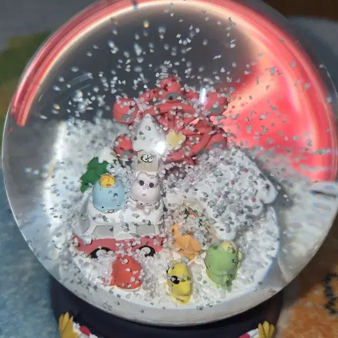 [BUNJANG] Pixelley Snow Globe / 픽셀리 스노우볼