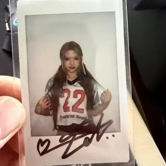 [BUNJANG] Jena Autographed Polaroid (No Blur) / 제나 싸인 폴라 블러본 없는거 판매