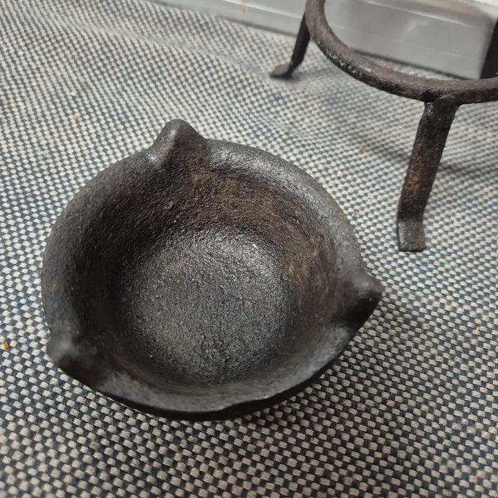 [BUNJANG] Antique Cast Iron Yudeung Lantern / 옛날무쇠유등(골동품)