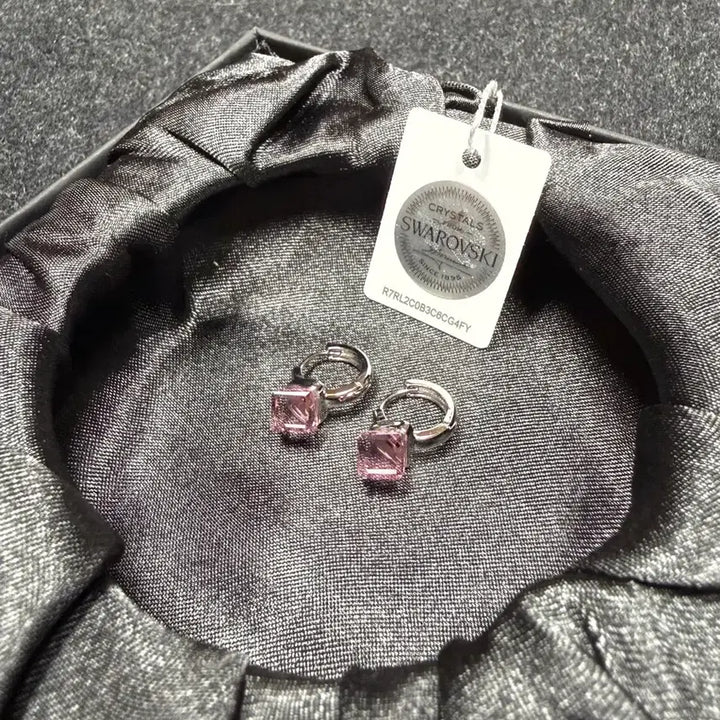 [BUNJANG] BTS KPOP4 Vol.1 Swarovski Earrings &amp; ARMY Dog Tag Set / [미착용 새상품]BTS 초기 KPOP4 Vol.1 스와로브스키 귀걸이ARMY 도그태그 세트