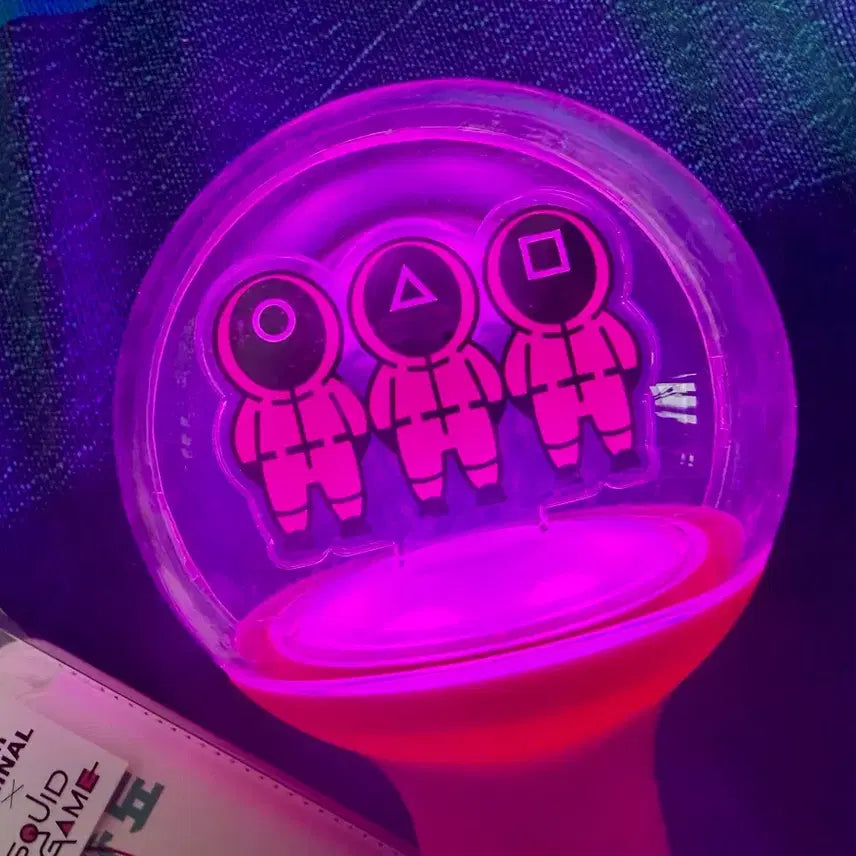[BUNJANG] Squid Game Official Merchandise Set - Light Stick, Acrylic Stand Kit, Smartphone Card Wallet / 택포) 오징어게임 응원봉 + 아크릴 스탠드키트 + 스미트폰용 카드지갑 굿즈세트