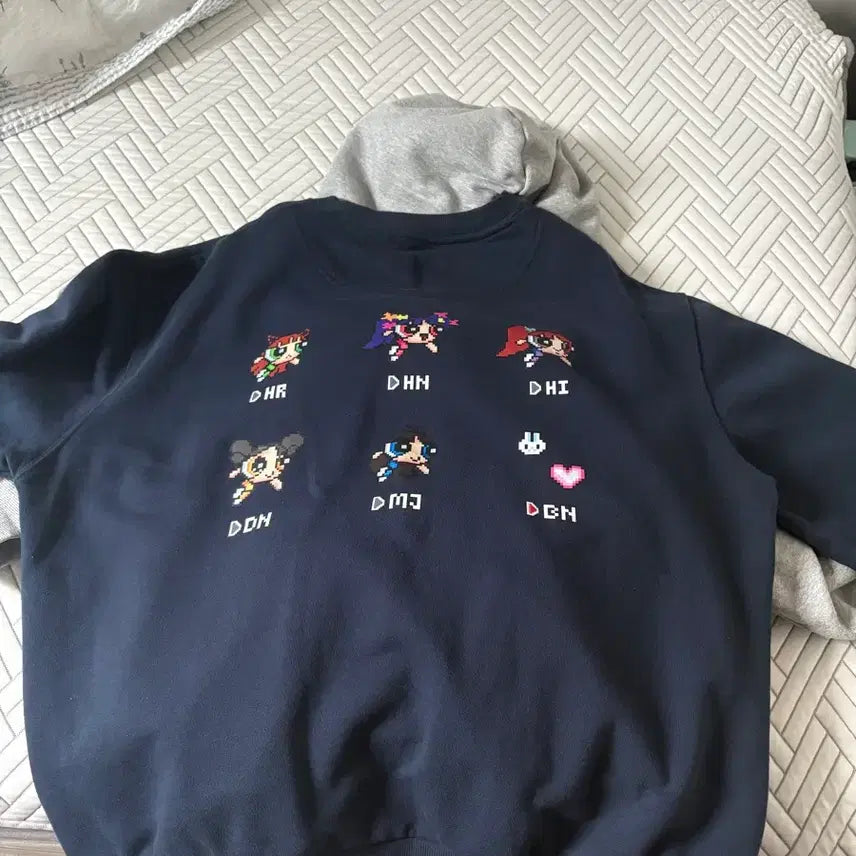 [BUNJANG] NewJeans Powerpuff Girls Sweatshirt XL / 뉴진스 파워퍼프걸 스웨트셔츠 XL 단순개봉 새상품