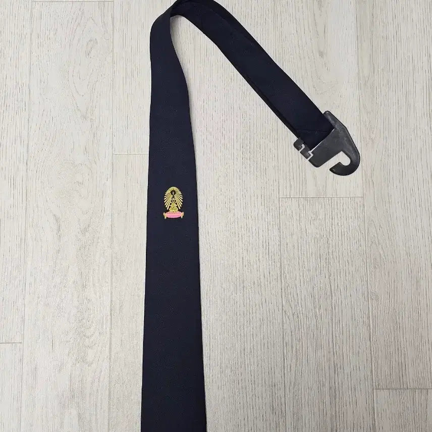 [BUNJANG] Chulalongkorn University Chula Necktie / 태국 쭐랄롱꼰 대학교 쭐라 넥타이