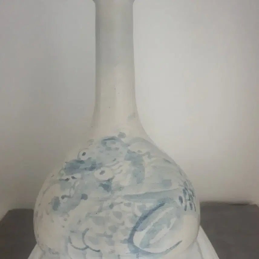[BUNJANG] Joseon Dynasty Celadon Porcelain Dragon Vase / 청화백자용문장경병주병