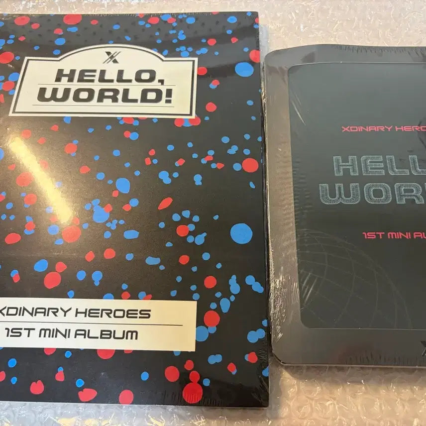 [BUNJANG] Xinary Heroes 1st Mini Album HELLO, WORLD! (Sealed Set) / Xinary Heroes 엑디즈 데뷔앨범 미니 1집 미개봉 새상품 두 가지 버전 세트 1st Mini Album HELLO, WORLD!